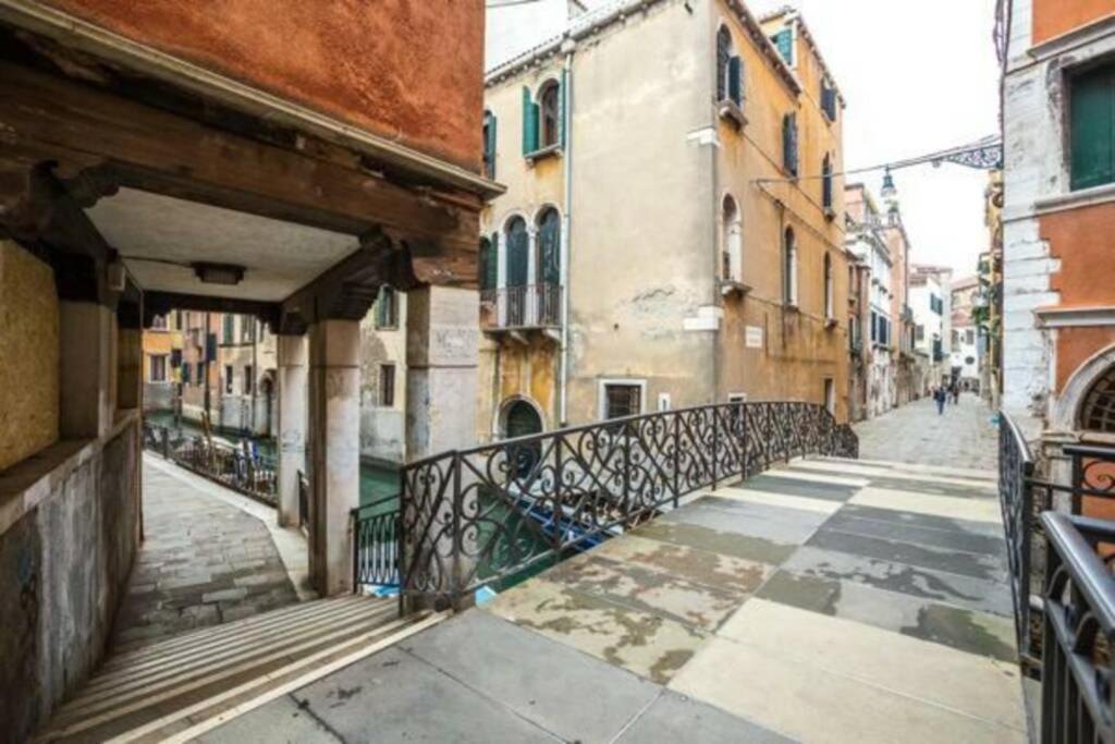 Casa Lucatello - Nel Cuore Di Venezia Apartment Exterior photo